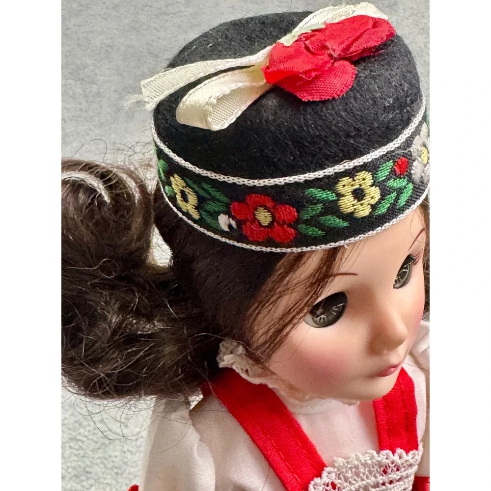 Effanbee Czechoslovakia Doll Wonderful World of Effanbee International 1123 11in